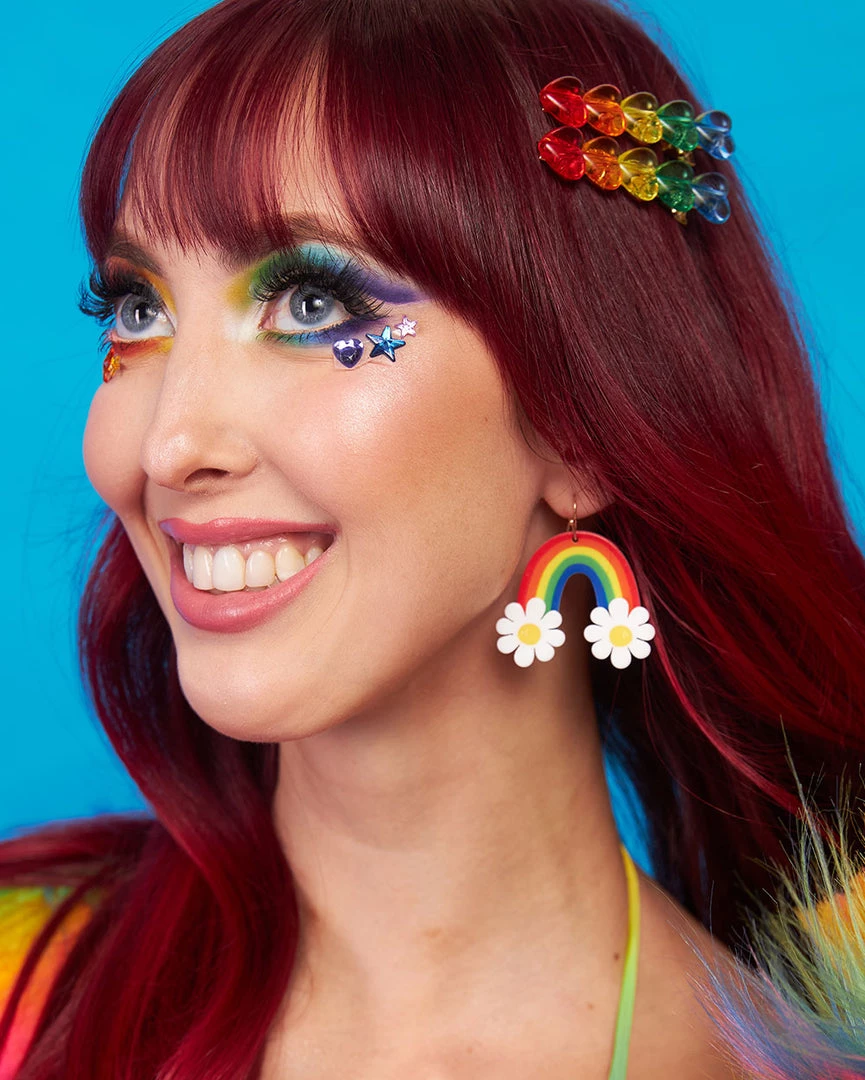 Fame Accessories Delightful Daisies Dangling Earrings 2 Fame Accessories Delightful Daisies Dangling Earrings