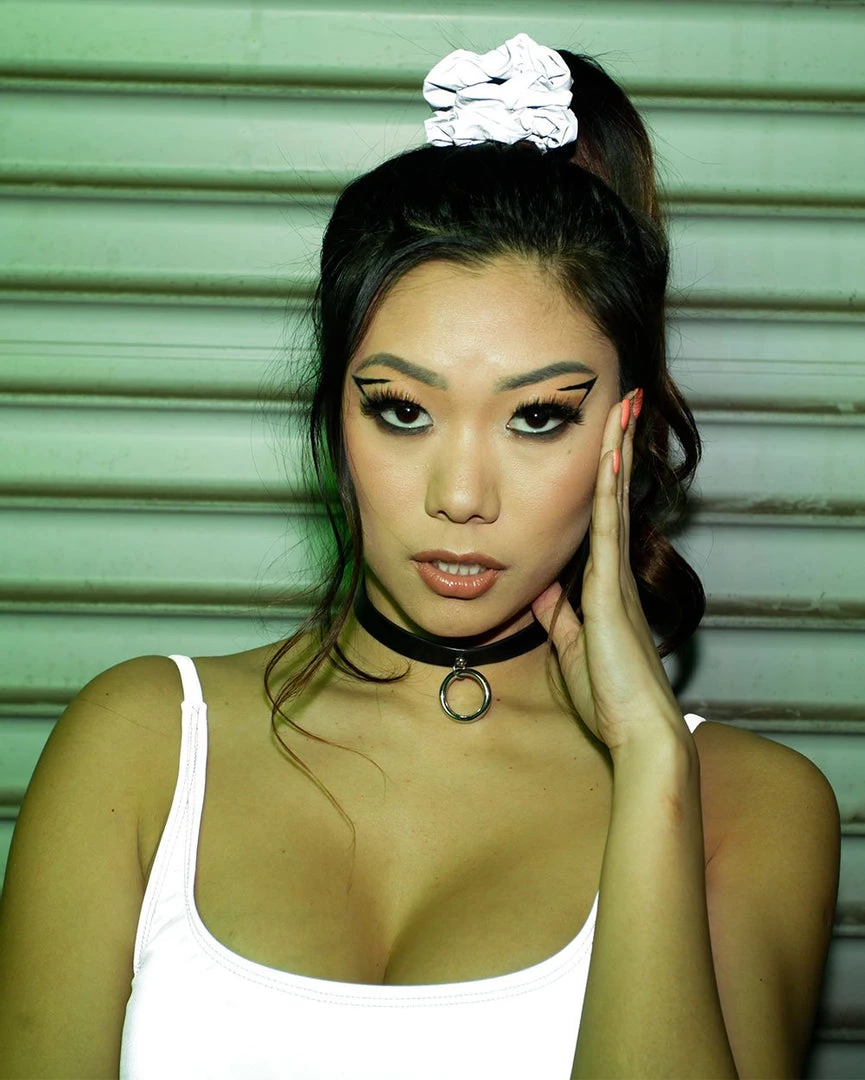 Accessories House Euphoria Deep Reflections Reflective Scrunchies Trending Now 4 Accessories House Euphoria Deep Reflections Reflective Scrunchies Trending Now