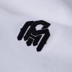 INTO THE AM Basic V-Neck Tee