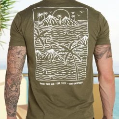 INTO THE AM Summer Islands Tee Tops & Outerwear